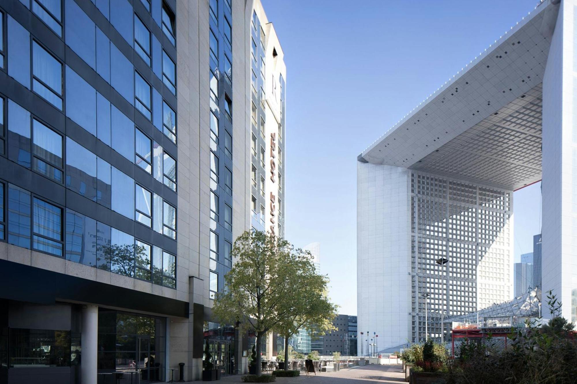 Renaissance Paris La Defense Hotel Puteaux Exterior photo
