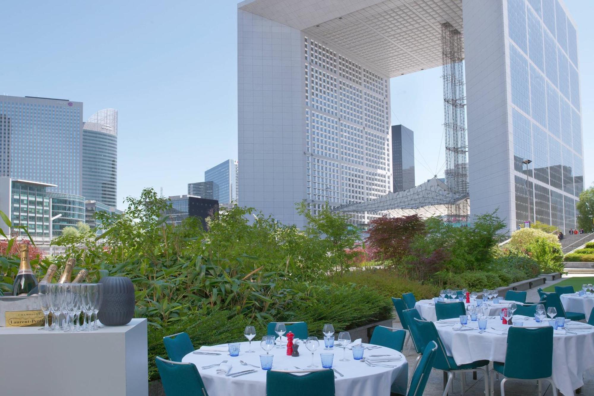 Renaissance Paris La Defense Hotel Puteaux Exterior photo