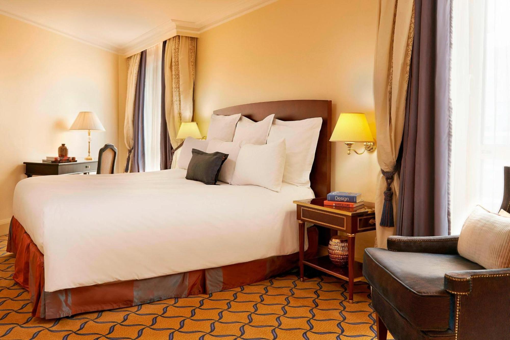 Renaissance Paris La Defense Hotel Puteaux Exterior photo