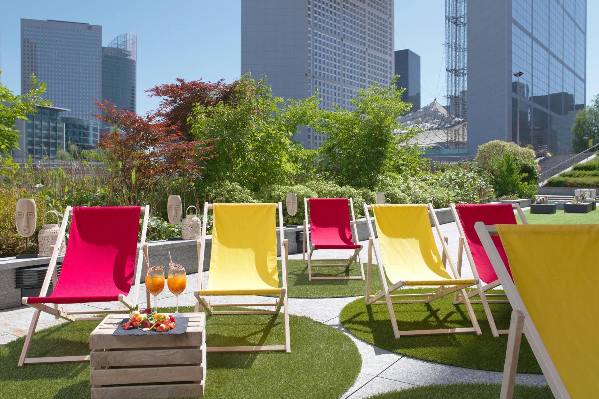 Renaissance Paris La Defense Hotel Puteaux Exterior photo